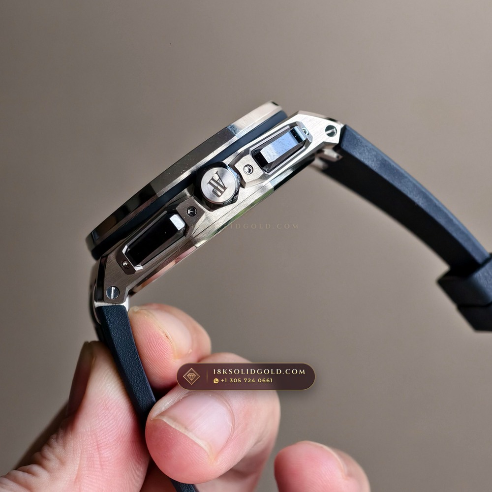 Audemars Piguet Royal Oak Offshore Selfwinding Chronograph 43mm Reference 26420TI.OO.A027CA.01 — Salon Edition angle 3