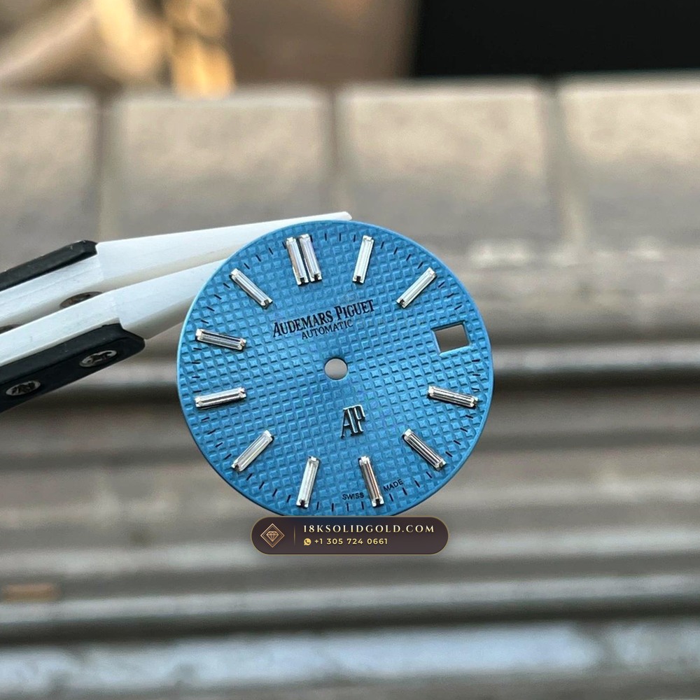 Audemars Piguet Royal Oak Selfwinding 41mm Reference 15510ST.OO.1320ST.01 — Salon Edition angle 3