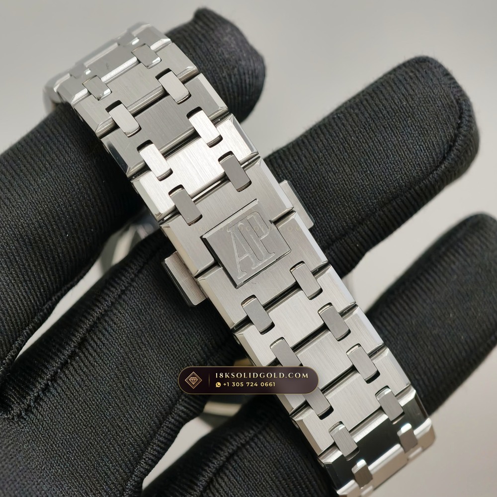 Audemars Piguet Royal Oak Selfwinding 37mm Geneva Atelier Spec Reference 15450ST — Salon Edition — Studio Gallery Plate VII in 904L Stainless Steel Custom Architecture (132.3g Verified Mass, Audemars Piguet Cal. 3120 / Cal. 5900)