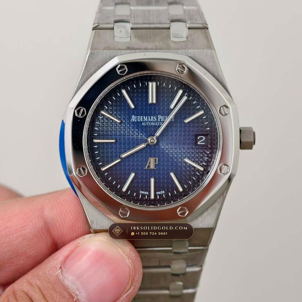 Audemars Piguet Royal Oak Jumbo Extra-Thin 39mm Reference 15202IP — Salon Edition angle 2