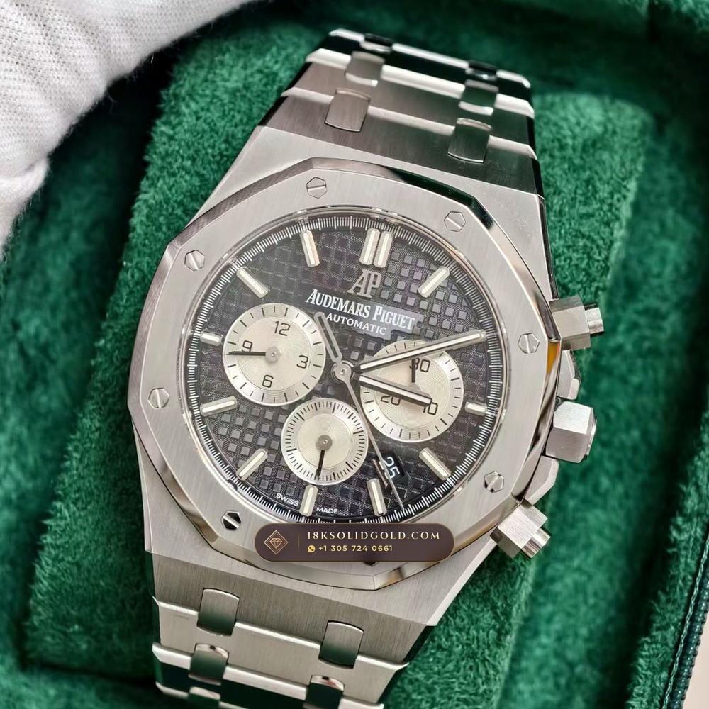 Audemars Piguet Royal Oak Selfwinding Chronograph 41mm Geneva Atelier Spec Reference 26331ST — Salon Edition angle 3