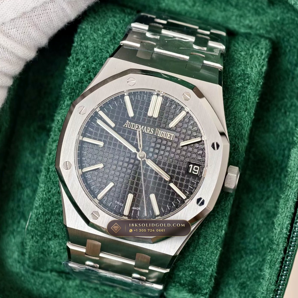Audemars Piguet Royal Oak Selfwinding 41mm Free-Sprung Calibre Reference 15510ST — Salon Edition angle 3