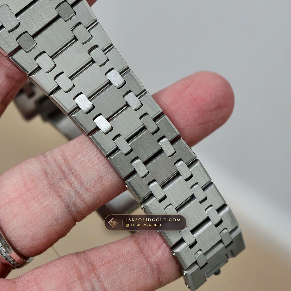 Audemars Piguet Royal Oak Selfwinding 41mm Custom Tapestry Dial Deep Crystal Optics Reference 15500ST — Salon Edition — Studio Gallery Plate VII in 904L Stainless Steel Custom Architecture (166.5g Verified Mass, Audemars Piguet Cal. 4302 - 70h Power Reserve)