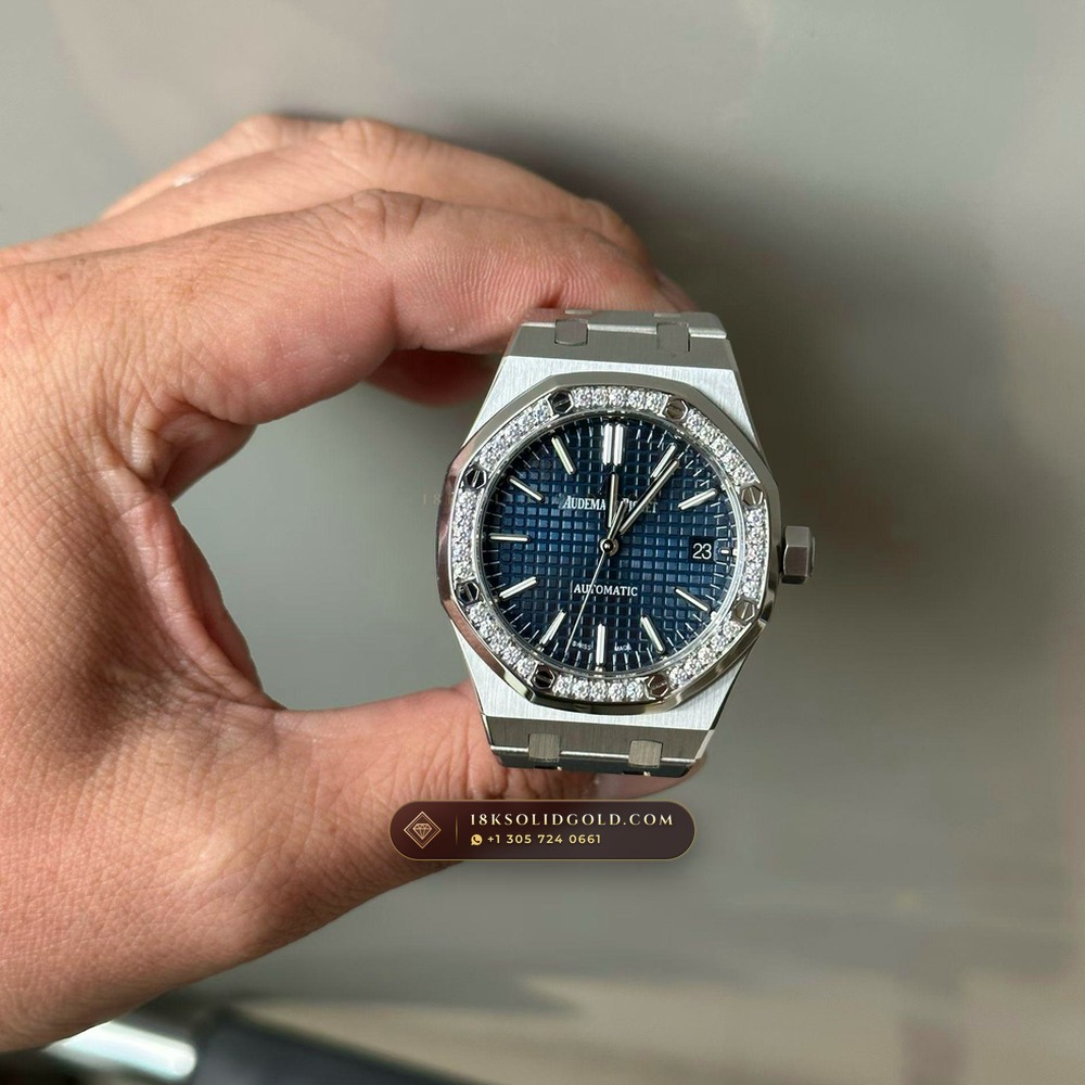 Audemars Piguet Royal Oak Selfwinding 37mm Diamond-Set Bezel Reference 15450ST — Salon Edition angle 2