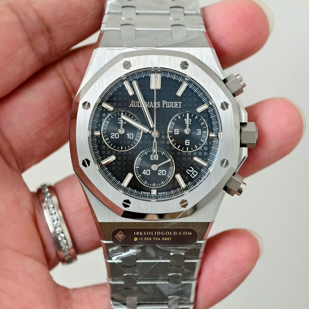 Audemars Piguet Royal Oak Selfwinding Chronograph 41mm Sapphire Caseback Spec Reference 26240ST — Salon Edition angle 2