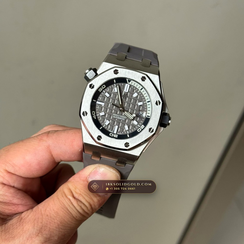 Audemars Piguet Royal Oak Offshore Diver 42mm Reference 15720ST — Salon Edition