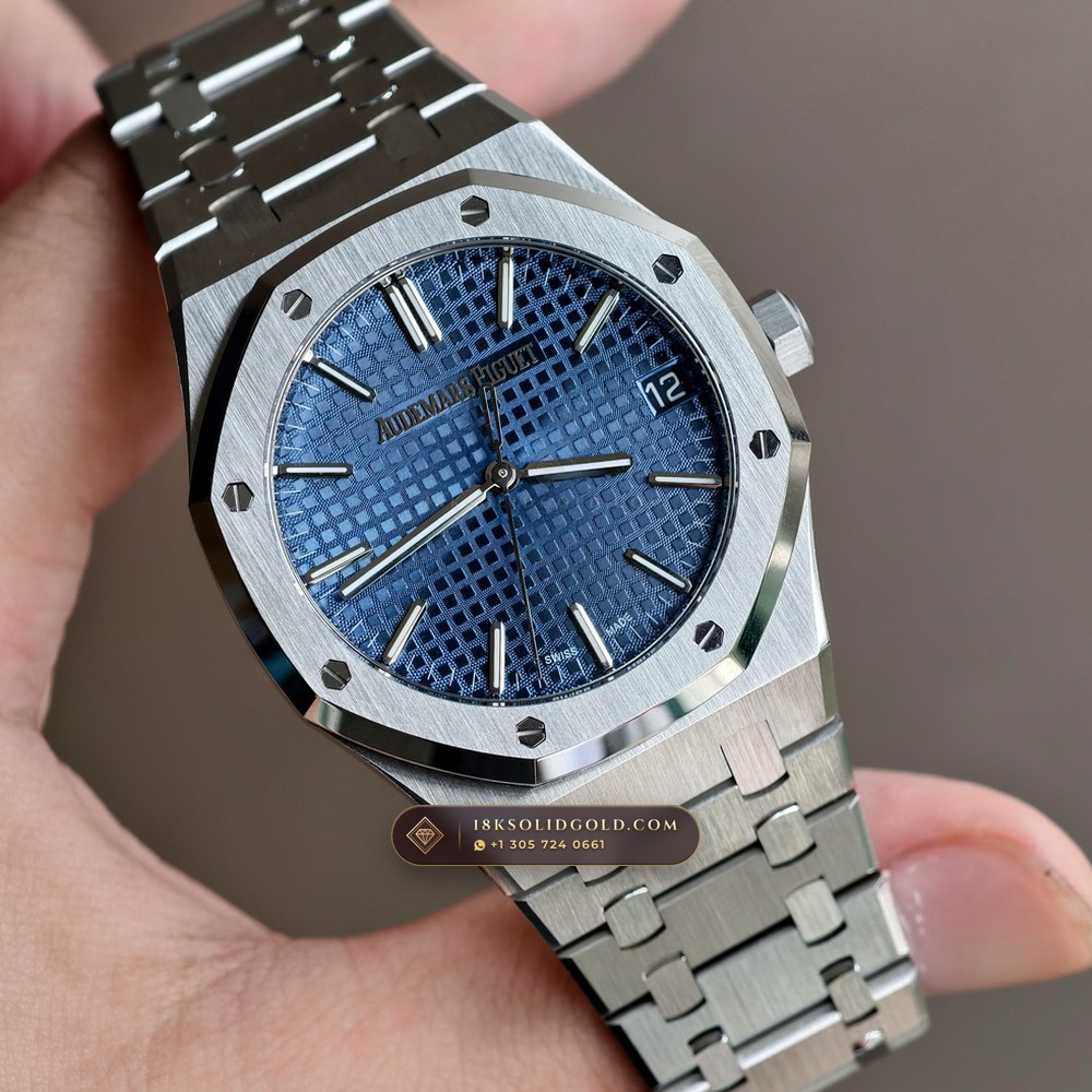 Audemars Piguet Royal Oak Selfwinding 41mm Reference 15510ST — Salon Edition angle 2