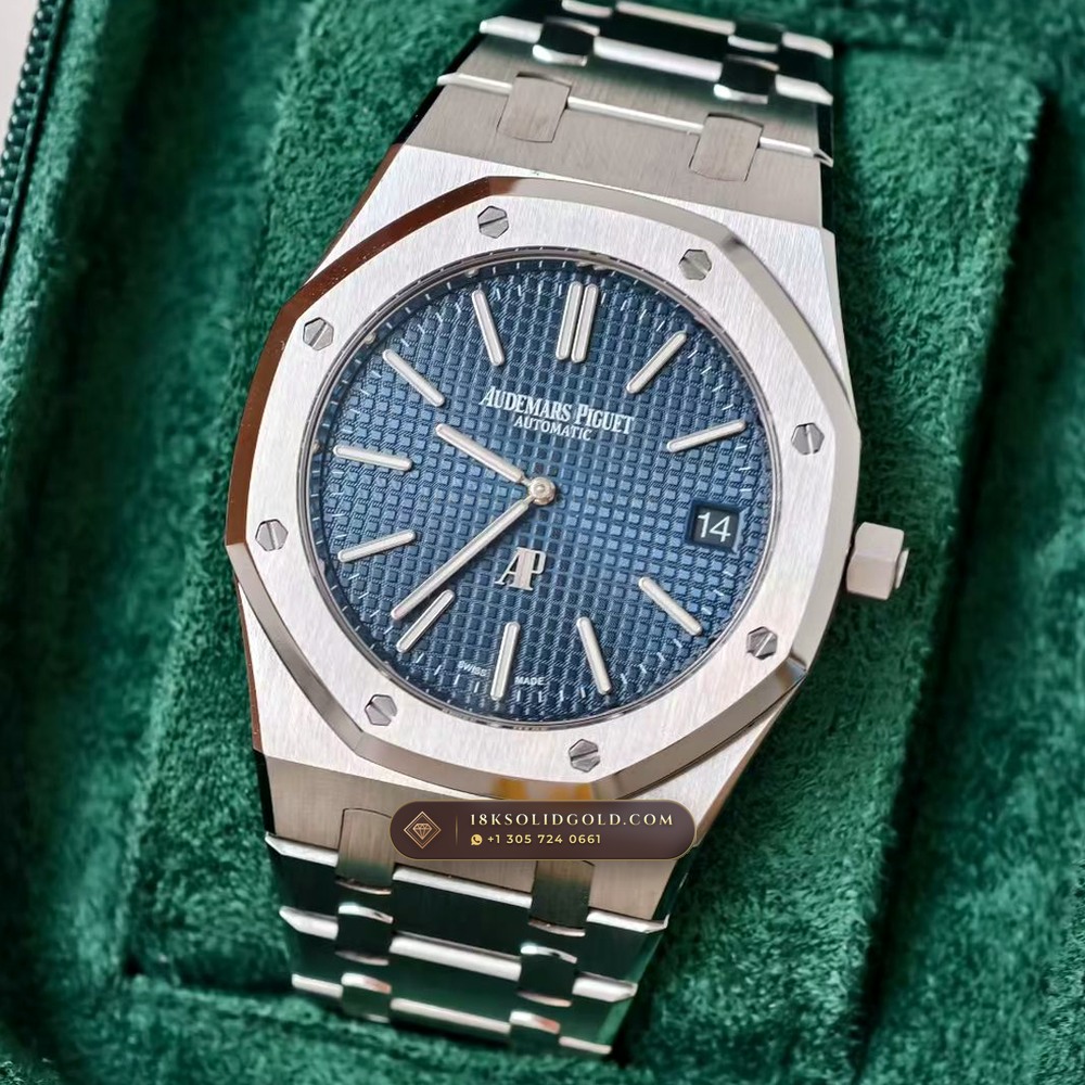 Audemars Piguet Royal Oak Jumbo Extra-Thin 39mm Hand-Chamfered Bevel Spec Reference 15202ST — Salon Edition angle 3