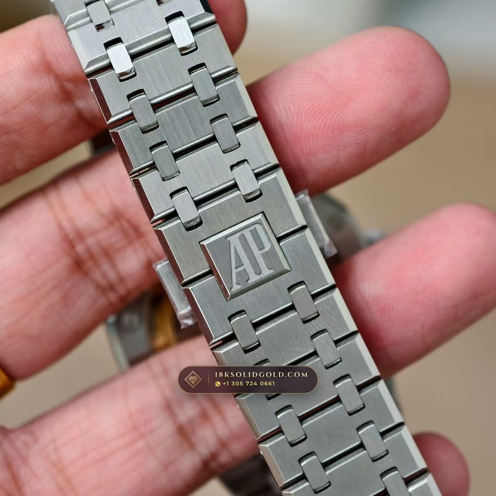Audemars Piguet Royal Oak Selfwinding 41mm Chronometer Regulated Spec Reference 15500ST — Salon Edition — Studio Gallery Plate VIII in 904L Stainless Steel Custom Architecture (166.8g Verified Mass, Audemars Piguet Cal. 4302 - 70h Power Reserve)