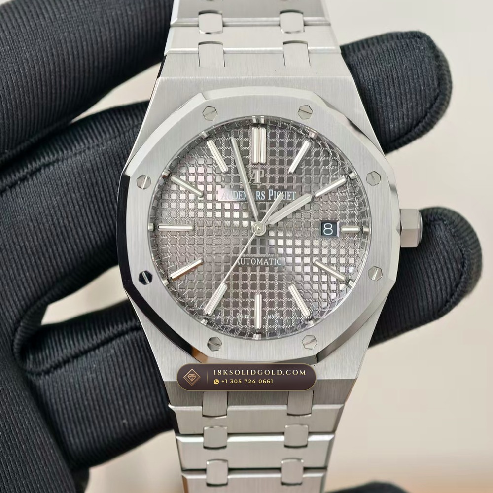Audemars Piguet Royal Oak Selfwinding 41mm Reference 15400ST — Salon Edition angle 2