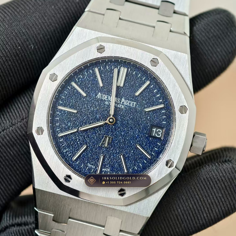 Audemars Piguet Royal Oak Jumbo Extra-Thin 39mm Reference 16202 — Salon Edition angle 3