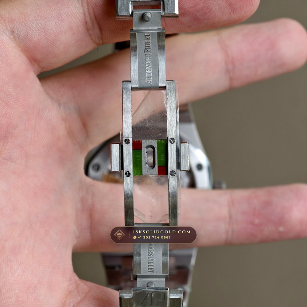 Audemars Piguet Royal Oak Jumbo Extra-Thin 39mm Reference 15202ST.OO.1240ST.01 — Salon Edition — Studio Gallery Plate XI in 904L Stainless Steel Custom Architecture (103.2g Verified Mass, Audemars Piguet Cal. 2121 Ultra-Thin)