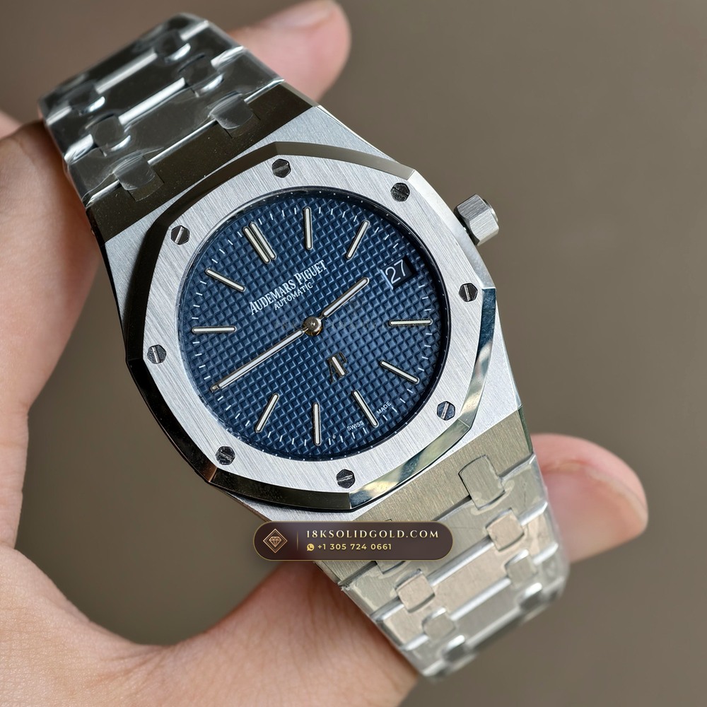 Audemars Piguet Royal Oak Jumbo Extra-Thin 39mm Reference 15202ST.OO.1240ST.01 — Salon Edition angle 2