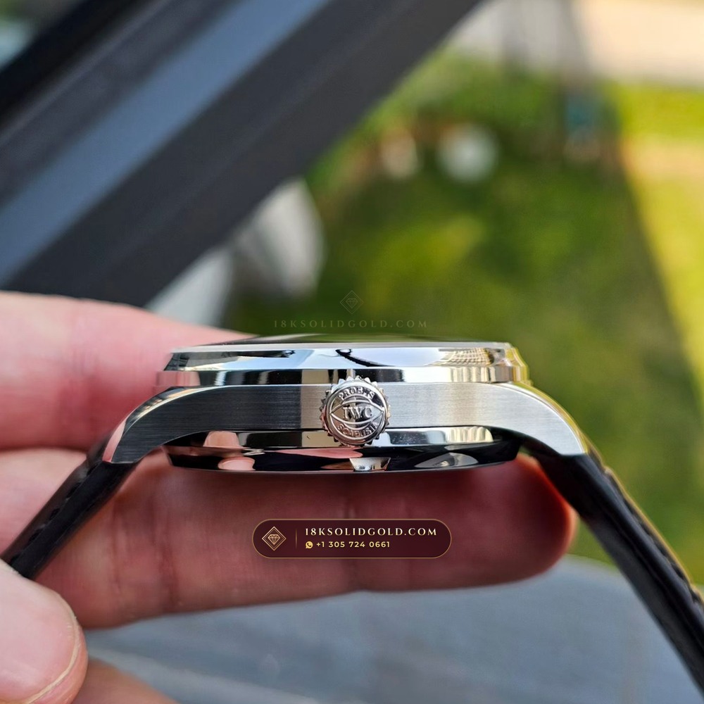 IWC Schaffhausen IWC Portugieser Automatic 7-Days Power Reserve 42.3mm Cal. 51011 Reference IW500704 — Salon Edition angle 3