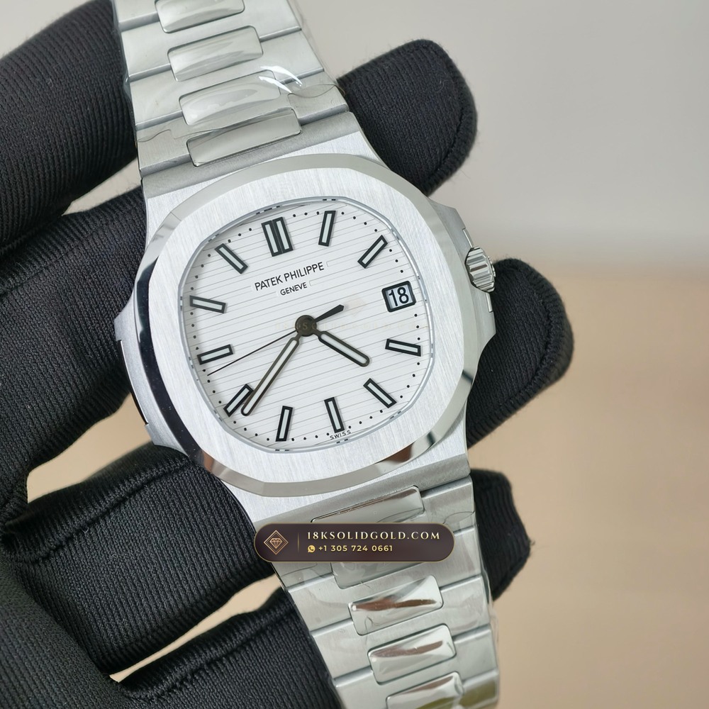 Patek Philippe Nautilus Self-Winding Reference 5711/1A-011 — Salon Edition angle 3