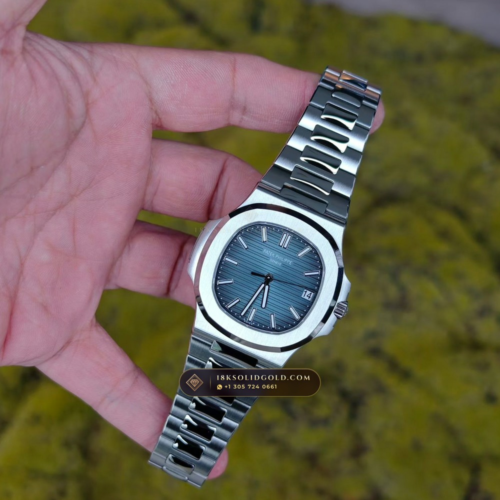Patek Philippe Nautilus Self-Winding Custom SW Dial Free-Sprung Calibre Reference 5711/1A-001 — Salon Edition angle 2