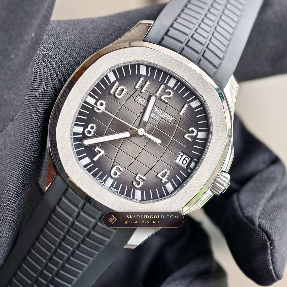 Patek Philippe Aquanaut Extra-Large Self-Winding Chronometer Regulated Spec Reference 5167A — Salon Edition angle 3