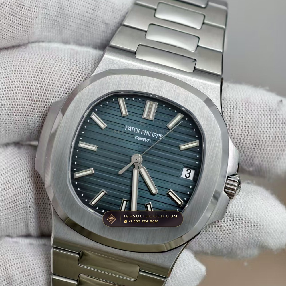 Patek Philippe Nautilus Self-Winding Geneva Atelier Spec Reference 5711/1A — Salon Edition angle 3