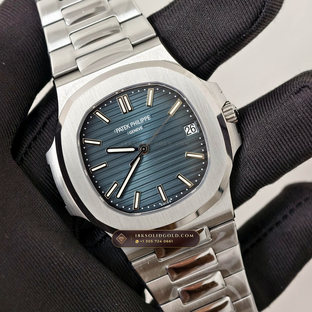 Patek Philippe Nautilus Self-Winding Custom SW Dial 22K Gold Rotor Reference 5711/1A-001 — Salon Edition angle 3