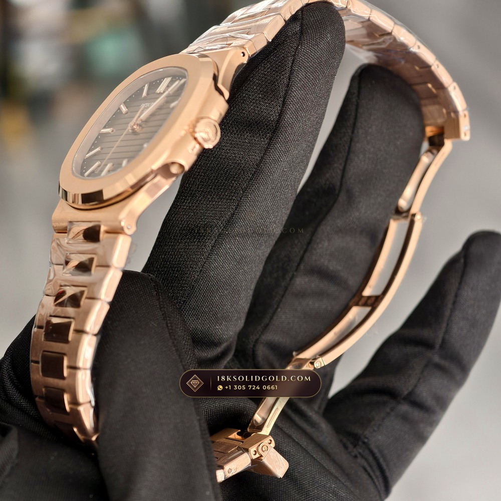 Patek Philippe Nautilus Self-Winding 18K Rose Gold Reference 5711/1R — Hallmarked Edition — Studio Gallery Plate VII in 18K Rose Gold Au750 (186.7g Verified Mass, Patek Philippe Cal. 26-330 S C / Cal. 324 S C - 21K Gold Rotor)