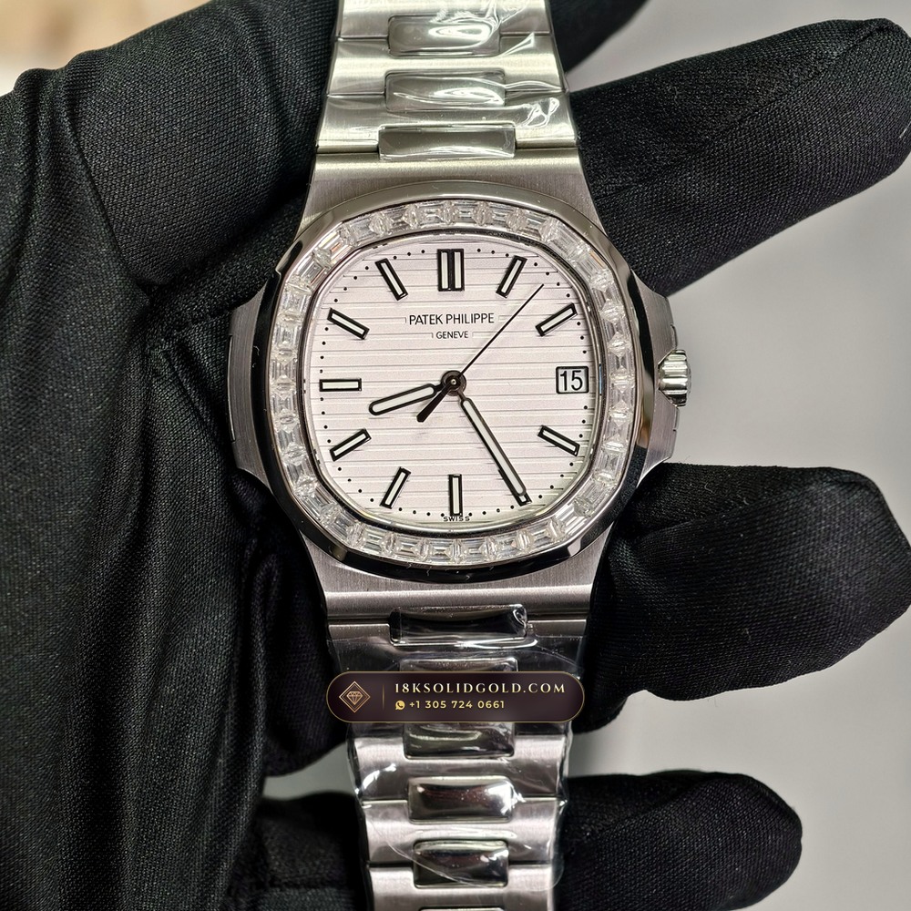 Patek Philippe Nautilus Self-Winding Diamond-Set Bezel Reference 5711/1A-011 — Salon Edition