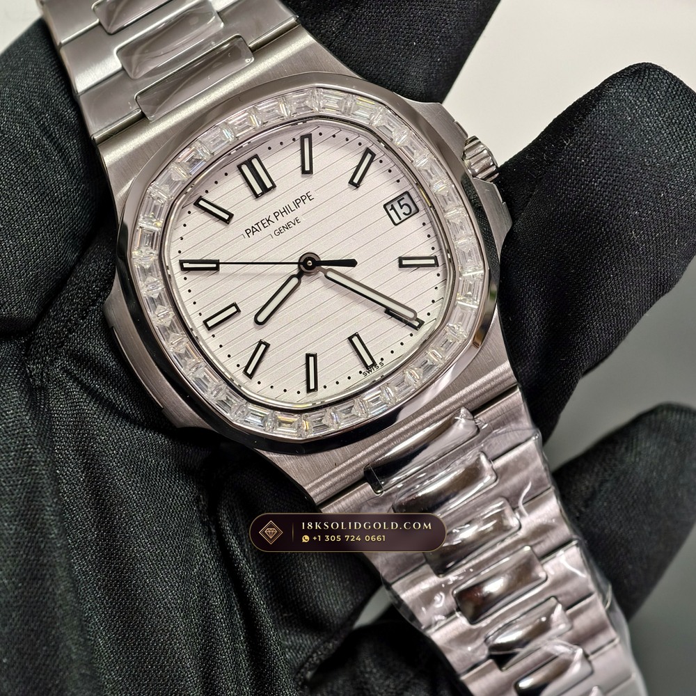Patek Philippe Nautilus Self-Winding Diamond-Set Bezel Reference 5711/1A-011 — Salon Edition angle 3