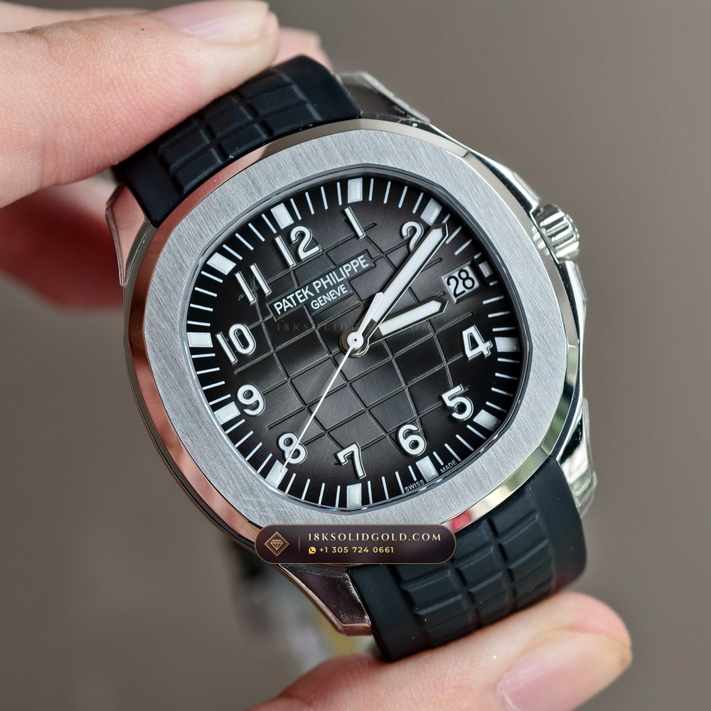 Patek Philippe Aquanaut Extra-Large Self-Winding Reference 5167A — Salon Edition angle 2