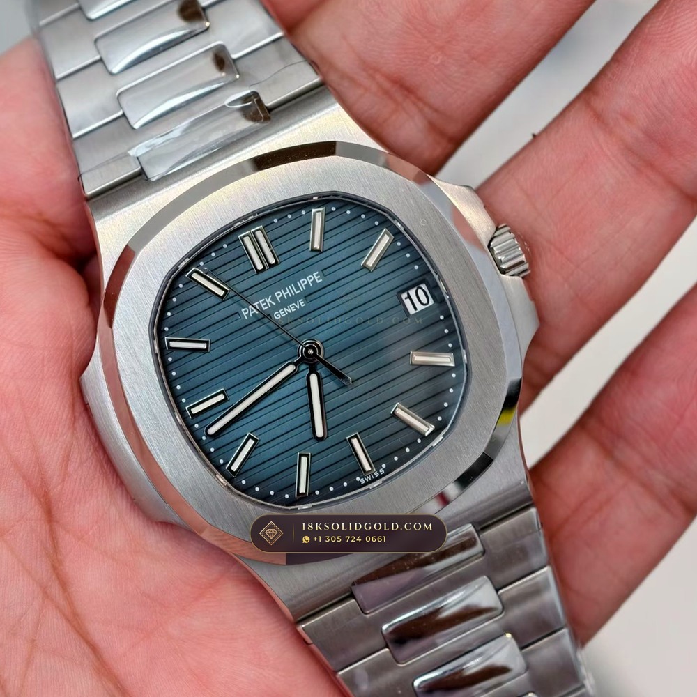 Patek Philippe Nautilus Self-Winding Sapphire Caseback Spec Reference 5711A — Salon Edition angle 2
