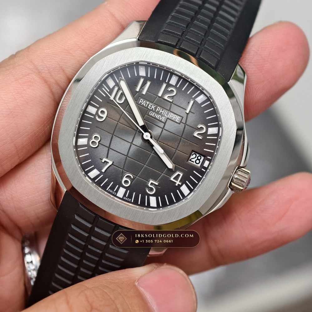 Patek Philippe Aquanaut Extra-Large Self-Winding Sapphire Caseback Spec Reference 5167A — Salon Edition angle 2
