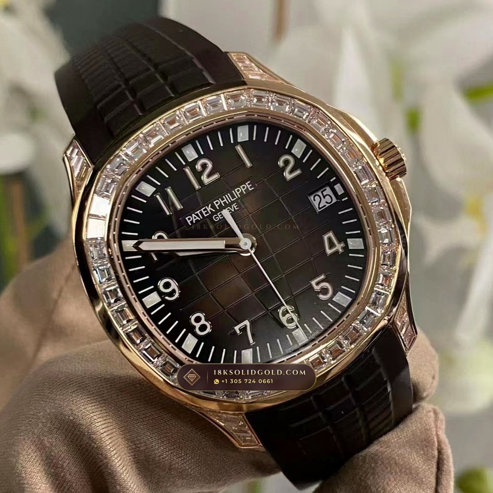 Patek Philippe Aquanaut Extra-Large Self-Winding Diamond-Set Bezel 18K Rose Gold Reference 5167/300R-010 — Hallmarked Edition angle 2