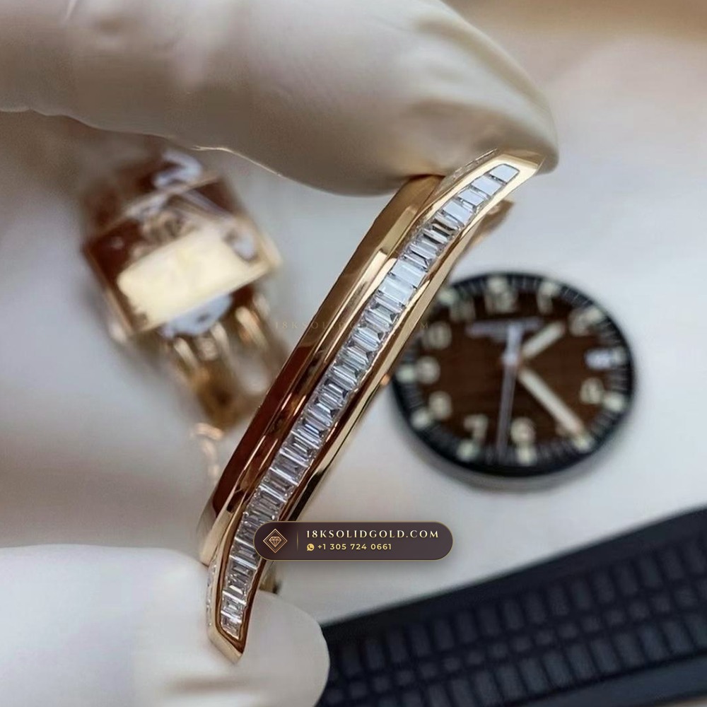 Patek Philippe Aquanaut Extra-Large Self-Winding Diamond-Set Bezel 18K Rose Gold Reference 5167/300R-010 — Hallmarked Edition — Studio Gallery Plate VII in 18K Rose Gold Au750 (108.4g Verified Mass, Patek Philippe Cal. 324 S C - 21K Gold Rotor)