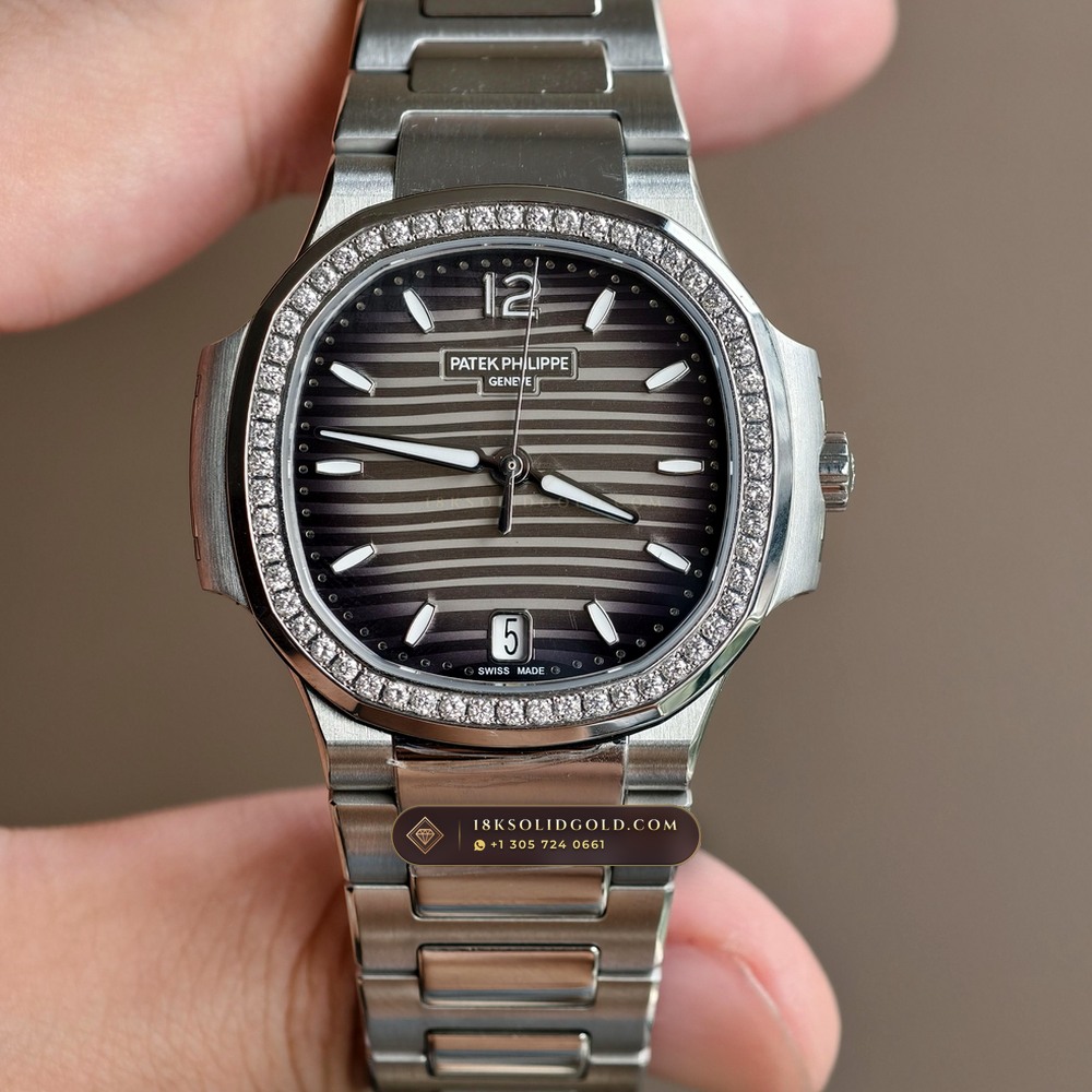 Patek Philippe Nautilus Ladies Automatic Diamond-Set Bezel Reference 7118/1200A-011 — Salon Edition