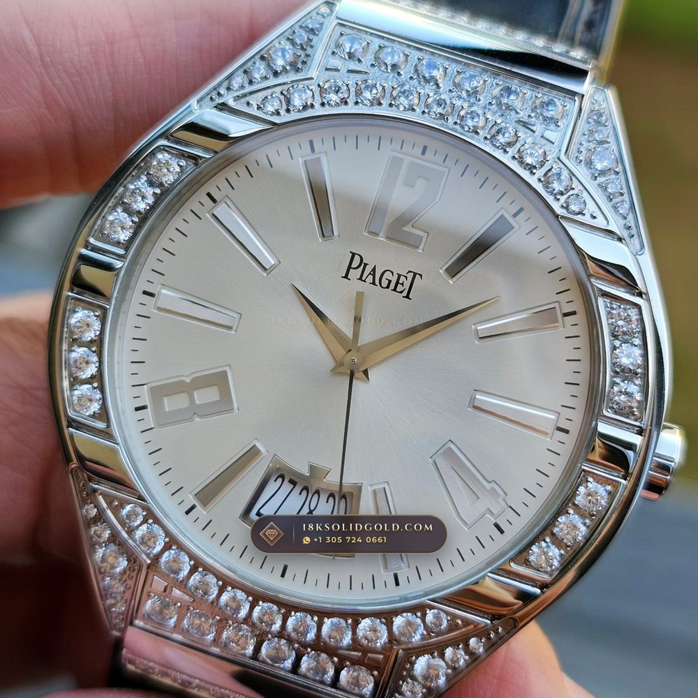 Piaget Polo Date Automatic 42mm Classic Dial Reference G0A41002 — Salon Edition angle 2