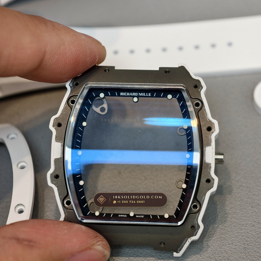 Richard Mille RM 055 Bubba Watson Manual Winding Master Watchmaker Spec — Salon Edition angle 3