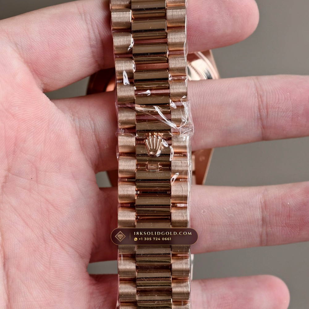 Rolex Day-Date 40 Graduated Slate Ombre Dial 18K Everose Gold Reference 228235 — Hallmarked Edition — Studio Gallery Plate VII in 18K Rose Gold Au750 (210.3g Verified Mass, Rolex Manufacture Cal. 3255 - 70h Power Reserve)