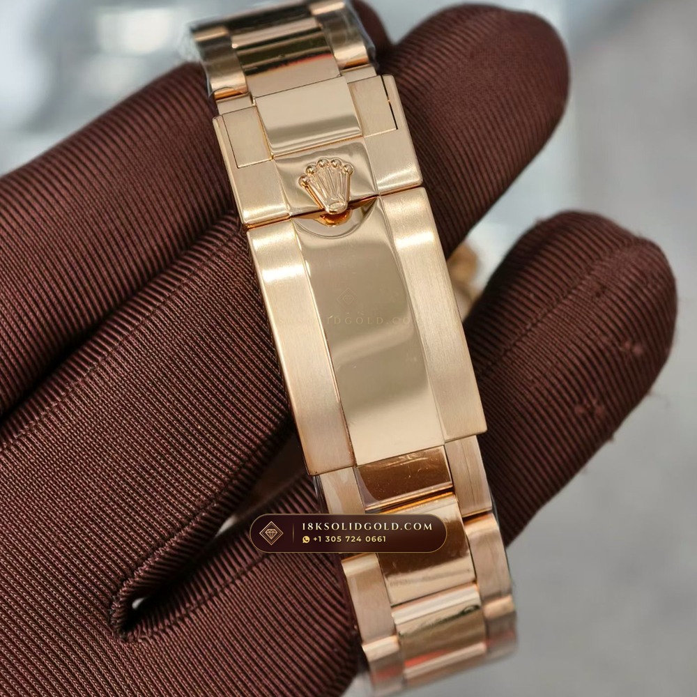 Rolex Cosmograph Daytona Rainbow Sapphire Bezel 18K Everose Gold Deep Crystal Optics Reference 116595RBOW — Hallmarked Edition — Studio Gallery Plate VII in 18K Rose Gold Au750 (216.8g Verified Mass, Rolex Manufacture Cal. 4130 - 72h Power Reserve)