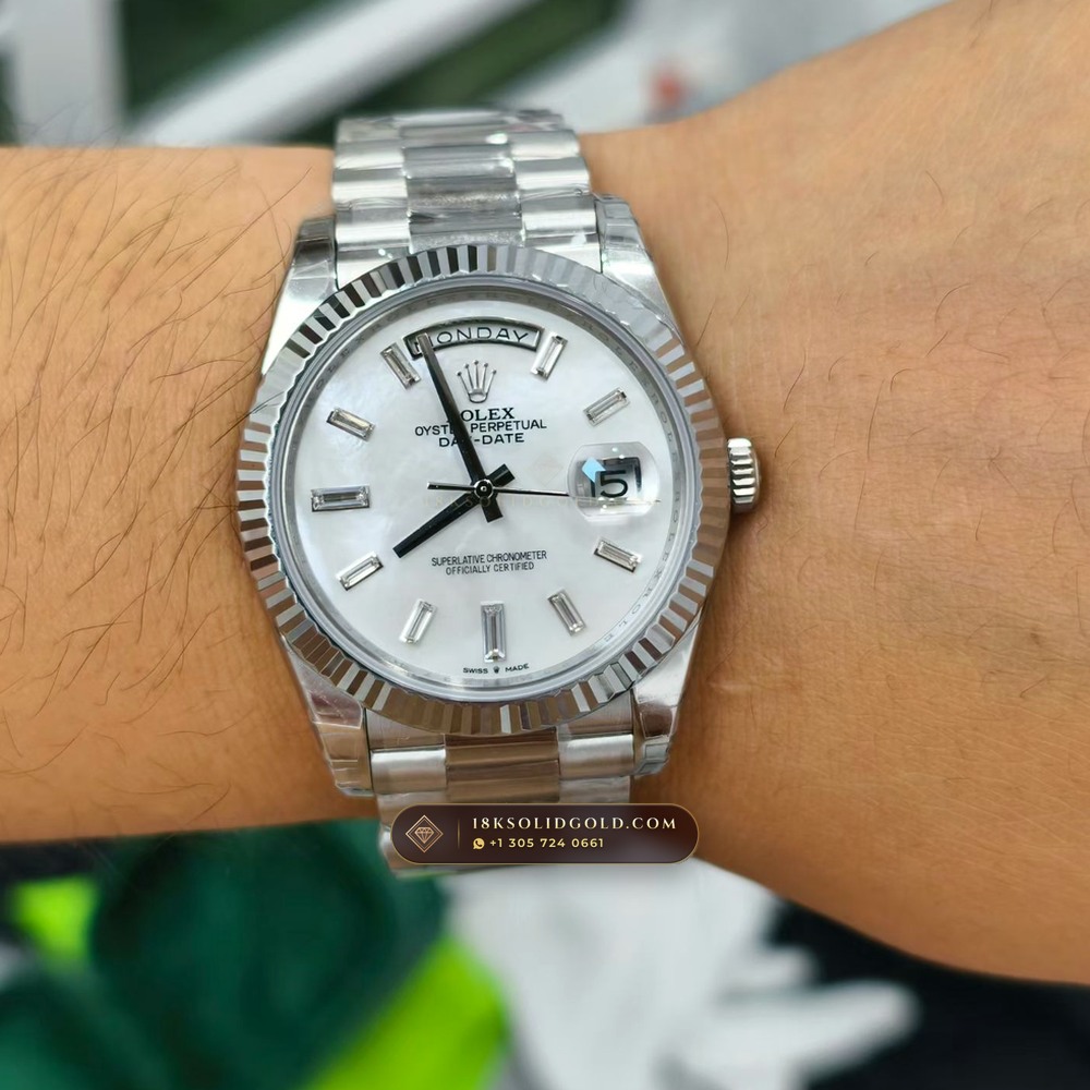 Rolex Day-Date 40 Iridescent Natural Mother-of-Pearl Dial 18K Everose Gold Reference 228235 — Hallmarked Edition — Studio Gallery Plate VIII in 18K Rose Gold Au750 (210.9g Verified Mass, Rolex Manufacture Cal. 3255 - 70h Power Reserve)