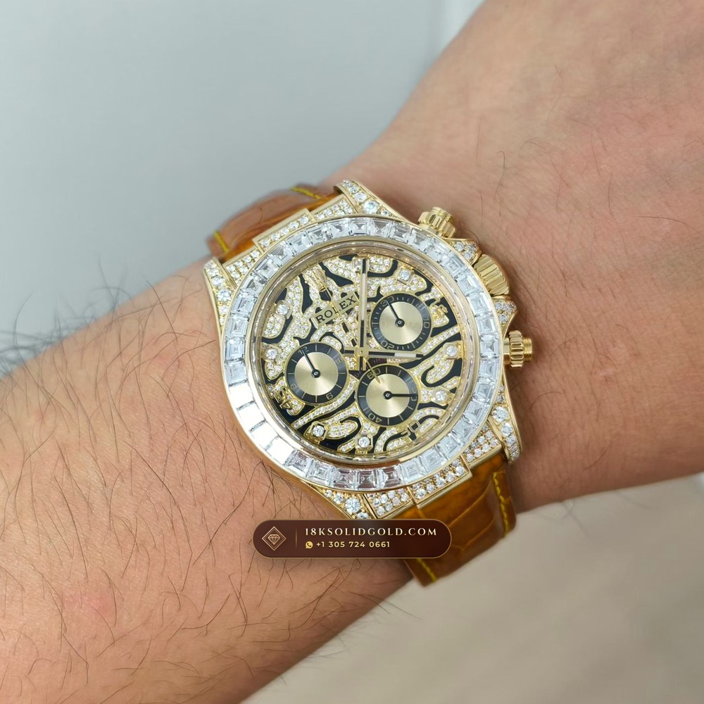 Rolex Cosmograph Daytona Baguette Diamond Edition 18K Yellow Gold Reference 116588TBR — Hallmarked Edition — Studio Gallery Plate VII in 18K Yellow Gold Au750 (160.4g Verified Mass, Rolex Manufacture Cal. 4130 - 72h Power Reserve)