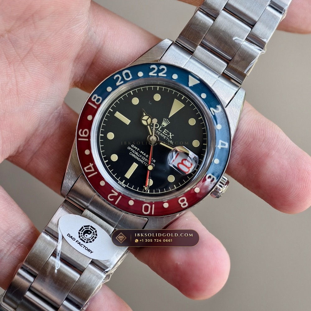 Rolex GMT-Master Vintage Reference 6542 — Salon Edition angle 2