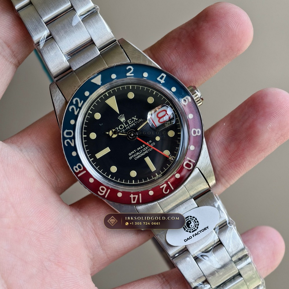 Rolex GMT-Master Vintage Reference 6542 — Salon Edition angle 3