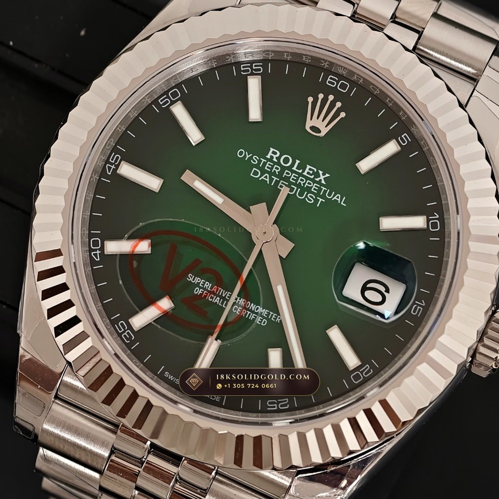 Rolex Datejust 41 Graduated Green Ombre Sunray Dial Reference 126334 — Salon Edition angle 3