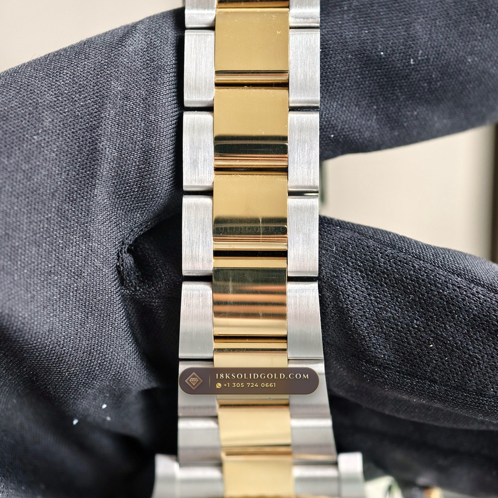 Rolex Submariner Date Reference 126613LB — Salon Edition — Studio Gallery Plate VII in 18K Gold & 904L Oystersteel Rolesor (174.9g Verified Mass, Rolex Manufacture Cal. 3235 - 70h Power Reserve)