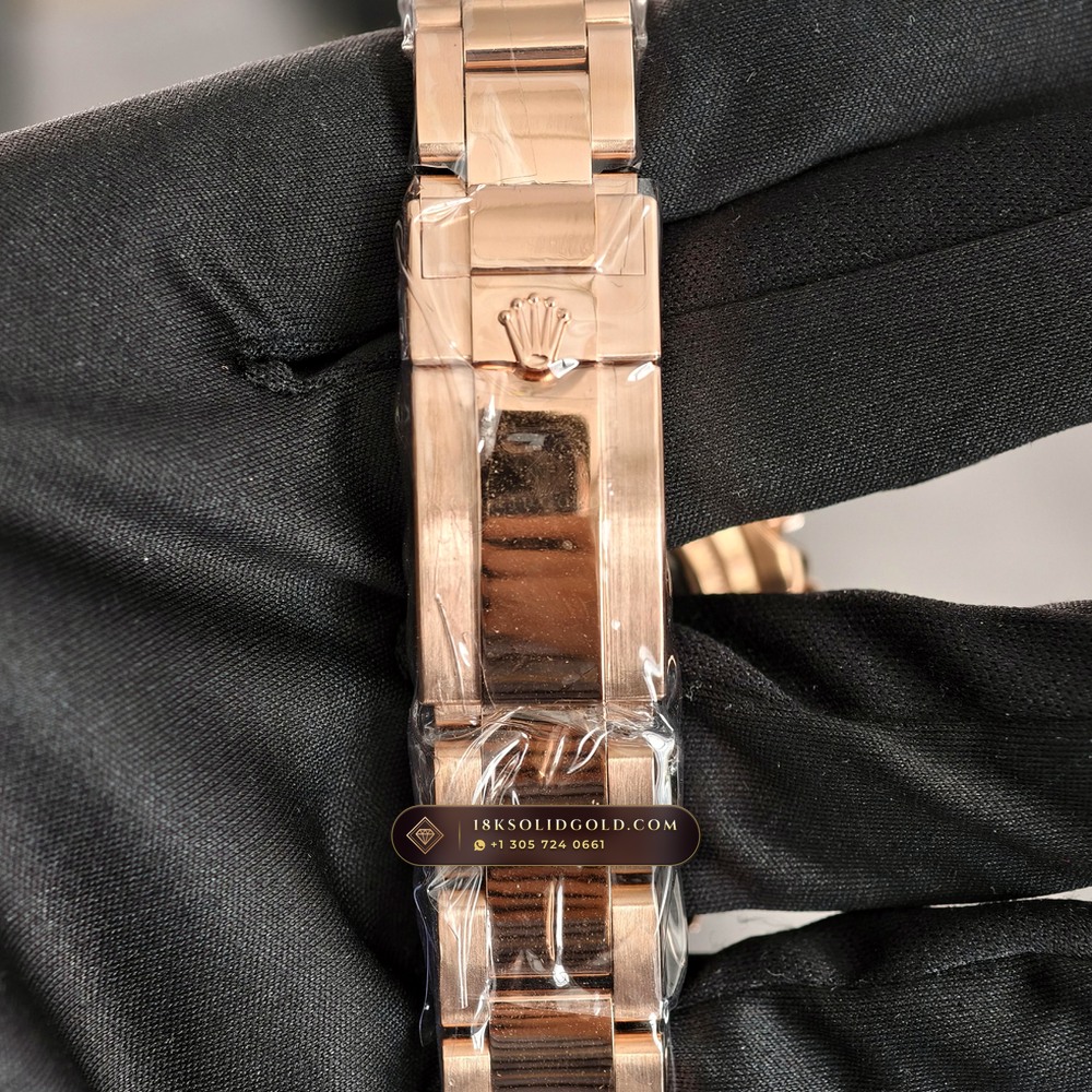 Rolex Cosmograph Daytona Le Mans 100th Anniversary 18K Everose Gold Deep Crystal Optics Reference 126525LN — Hallmarked Edition — Studio Gallery Plate VIII in 18K Rose Gold Au750 (216.1g Verified Mass, Rolex Manufacture Cal. 4132 - 24h Le Mans)