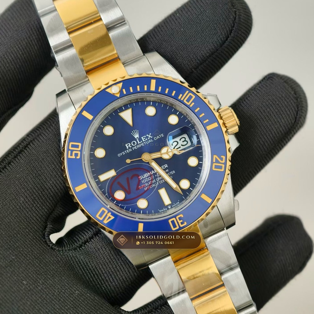 Rolex Submariner Date Geneva Atelier Spec Reference 126613LB — Salon Edition angle 2