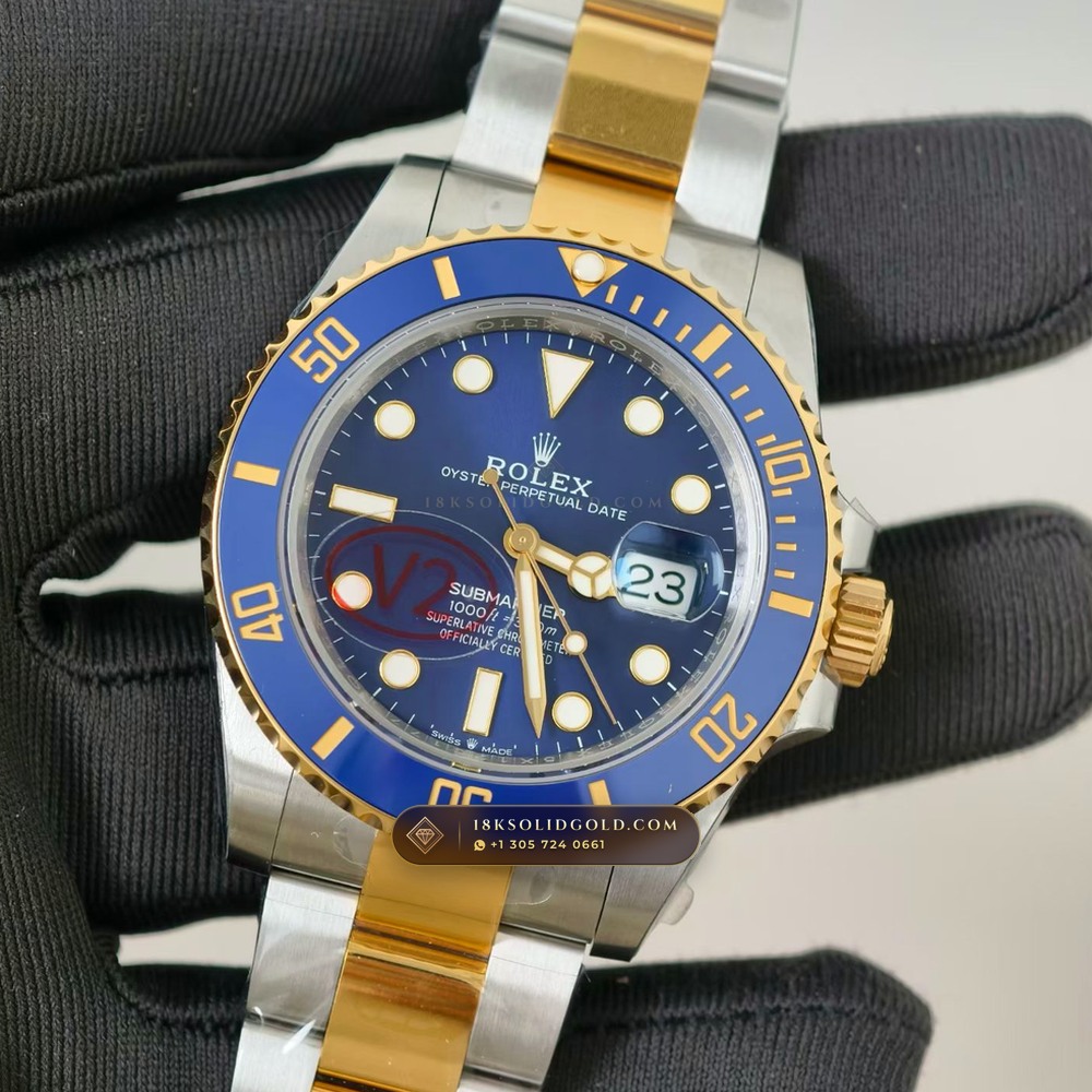 Rolex Submariner Date Geneva Atelier Spec Reference 126613LB — Salon Edition angle 3