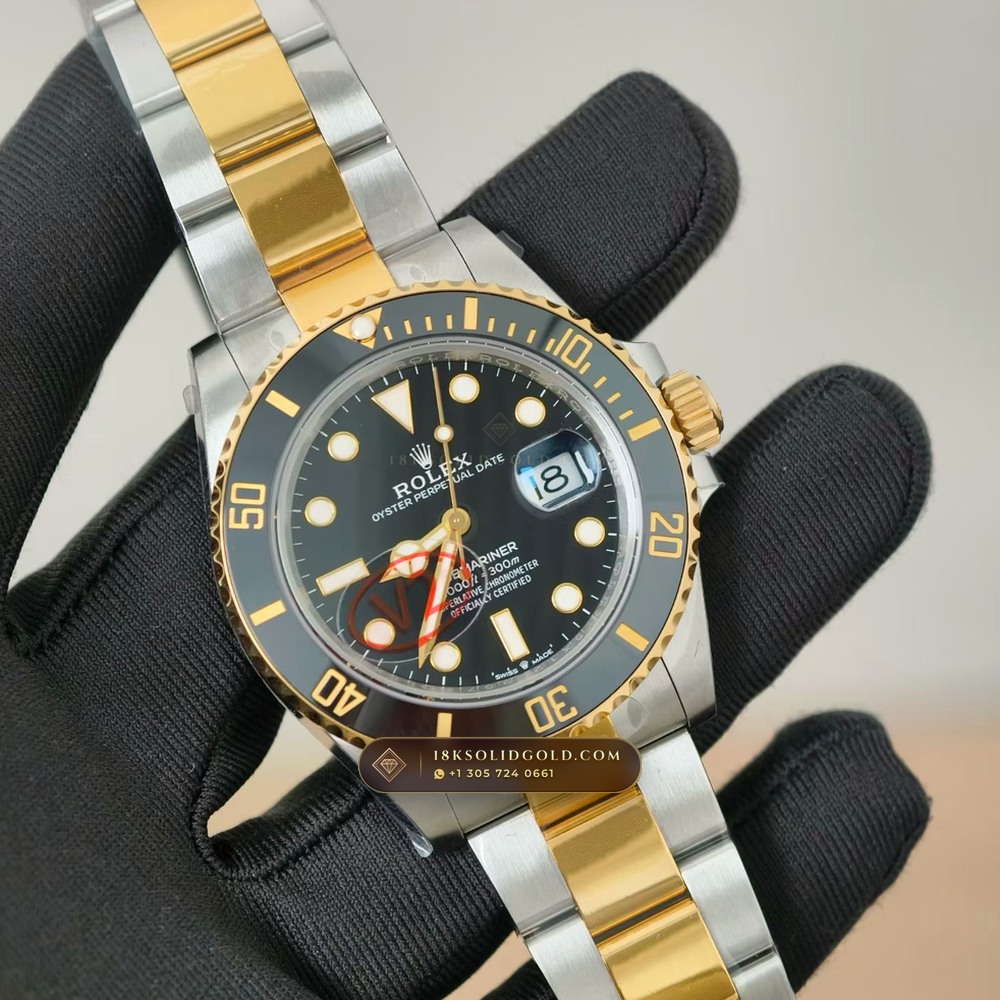 Rolex Submariner Date Reference 126613LN — Salon Edition angle 2