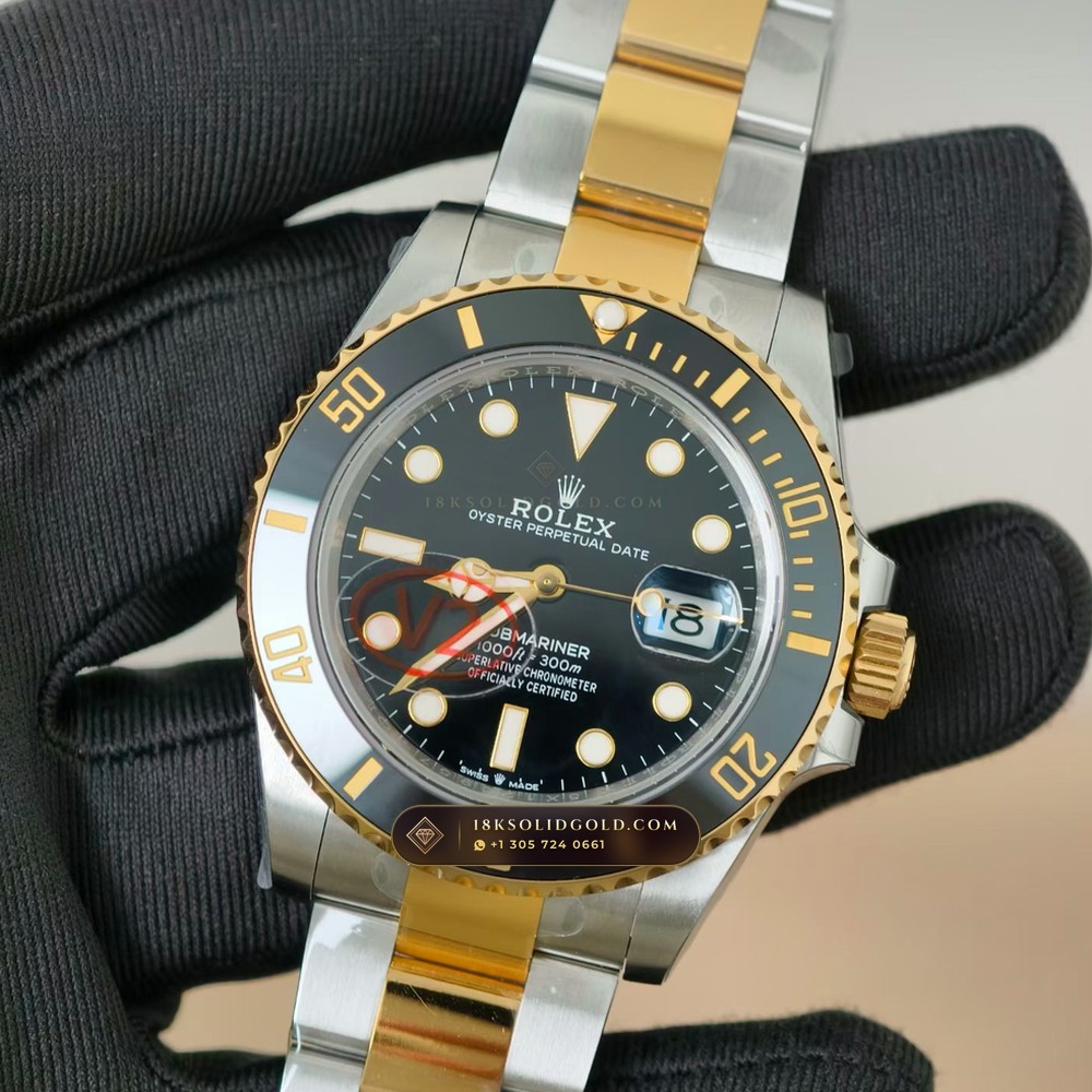 Rolex Submariner Date Reference 126613LN — Salon Edition angle 3