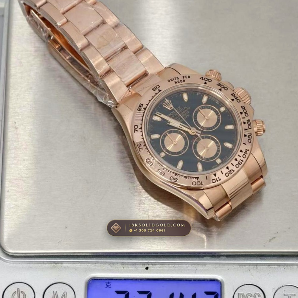 Rolex Cosmograph Daytona 18K Everose Gold Deep Crystal Optics Reference 116505 — Hallmarked Edition — Studio Gallery Plate IX in 18K Rose Gold Au750 (216.8g Verified Mass, Rolex Manufacture Cal. 4130 - 72h Power Reserve)
