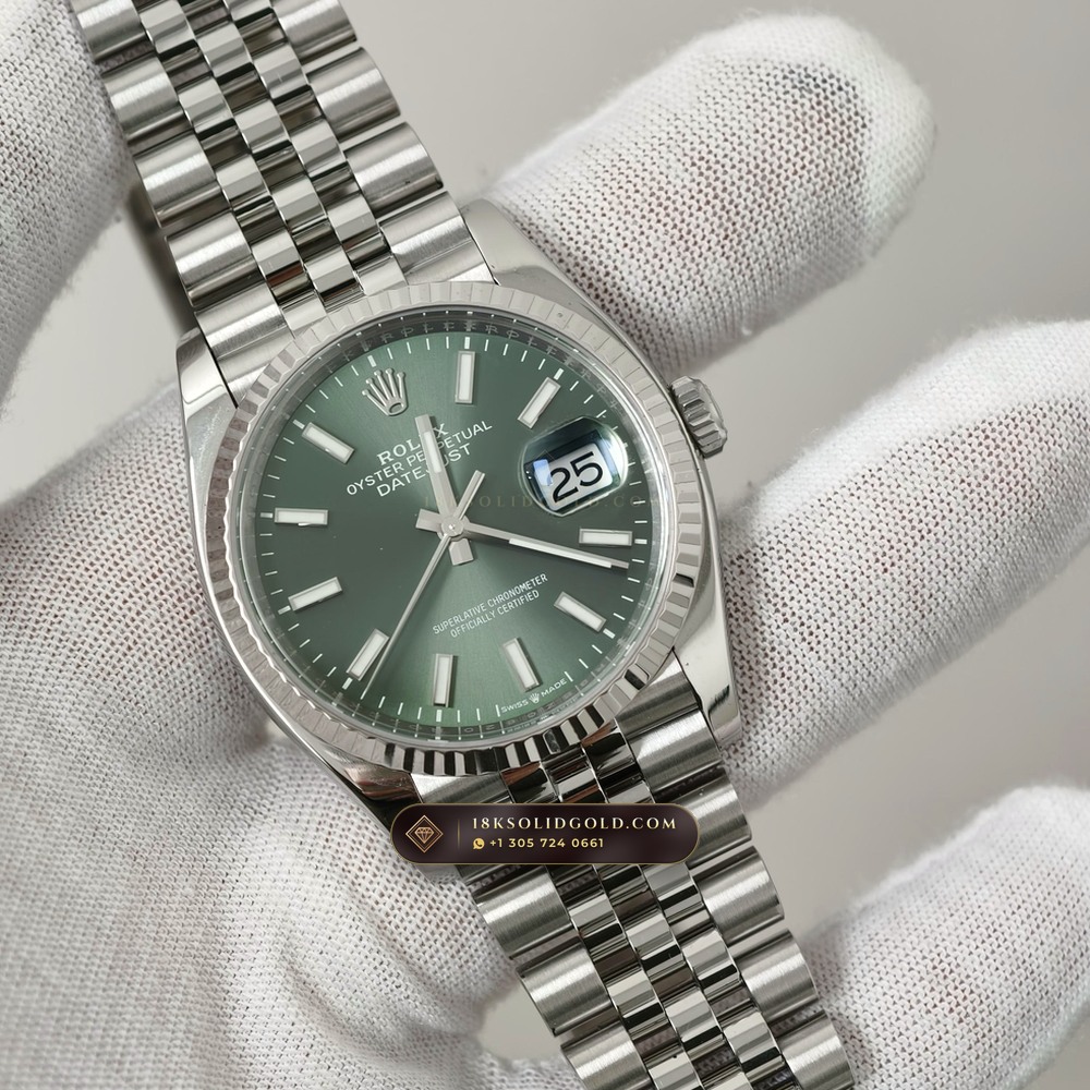 Rolex Datejust 36 Sunray Emerald / Khaki Green Dial Reference 126231 — Salon Edition angle 3