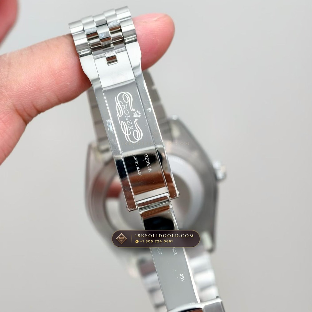 Rolex Datejust 41 Deep Crystal Optics Reference 126331 — Salon Edition — Studio Gallery Plate VII in 18K Gold & 904L Oystersteel Rolesor (150.4g Verified Mass, Rolex Manufacture Cal. 3235 - 70h Power Reserve)